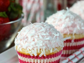 Strawberry Colada Cupcakes