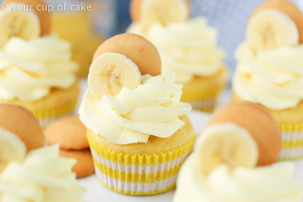 Super Easy Banana Cream Cupcakes with fluffy whipped cream frosting