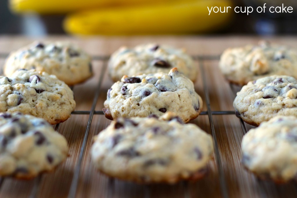 banana chocolate chip oatmeal cookies