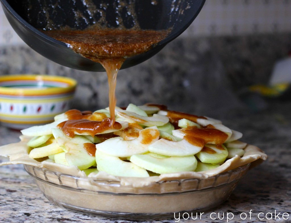 easy caramel apple pie