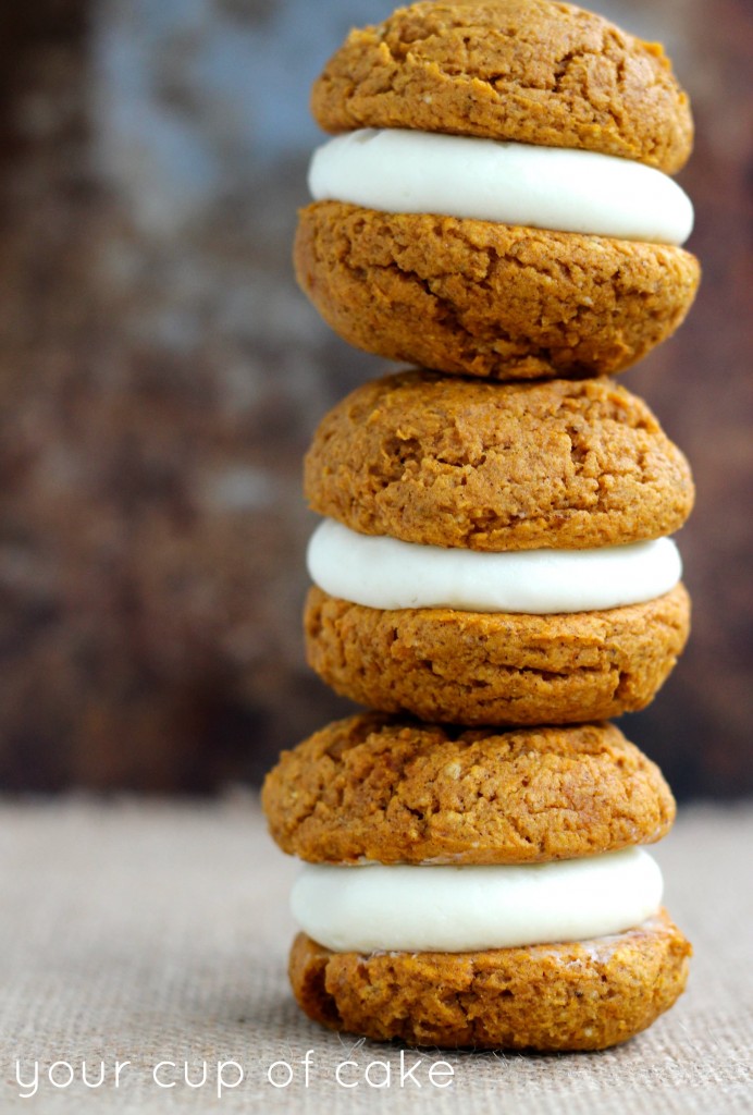 pumpkin whoopie pie