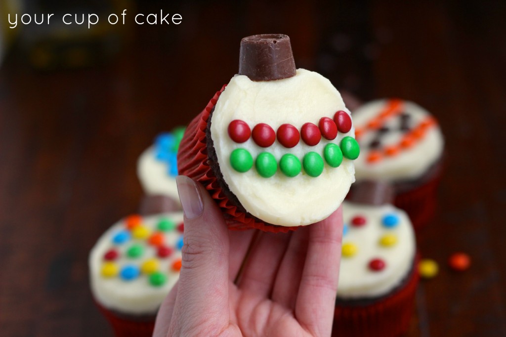 Ornament Cupcakes for Christmas