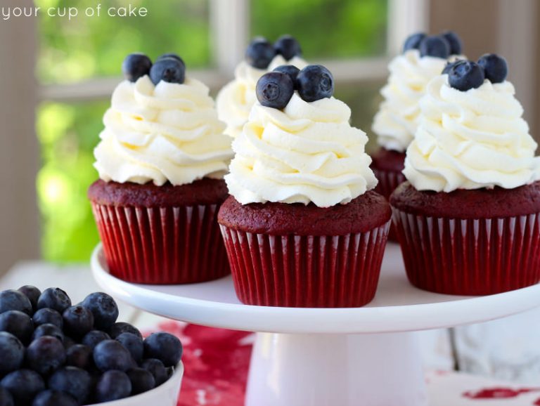 Red Velvet 4th of July Cupcakes | All-American 4th Of July Desserts | 4th of july cupcakes