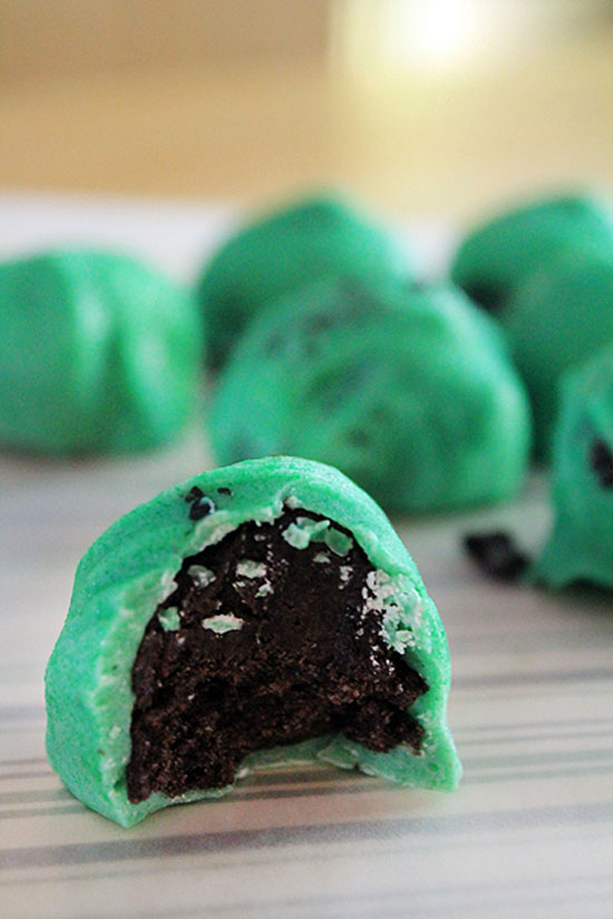 Mint Oreo Balls | Bonnets and Brownies