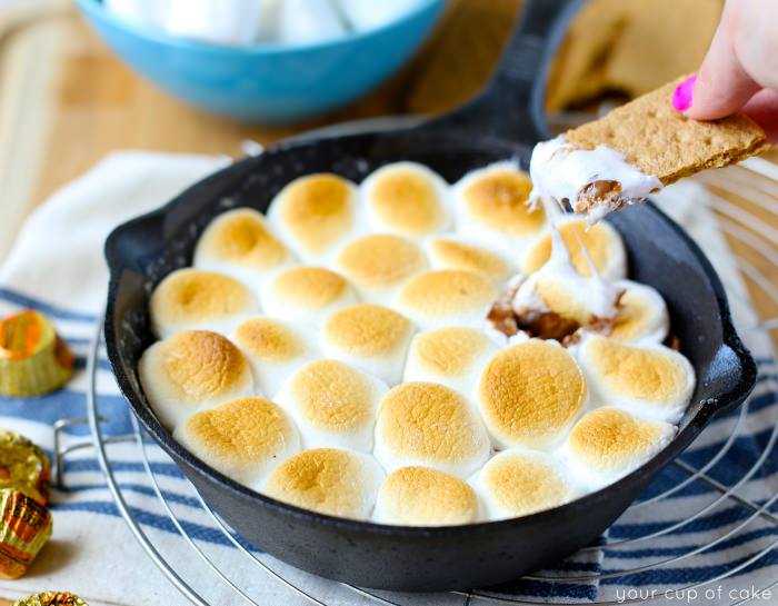 Reese's Cup S'mores dip with only 3 ingredients!  I'm obsessed with this chocolate peanut butter goodness! 