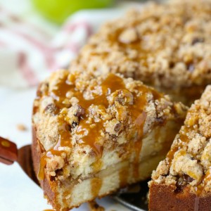 Caramel Apple Coffee cake, this is perfect for fall!