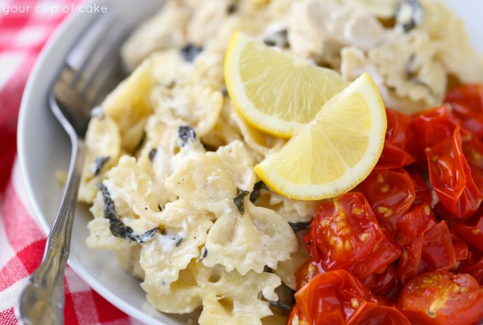 One Pot Cheesy Chicken Lemon Pasta with roasted tomatoes, my FAVORITE pasta! 