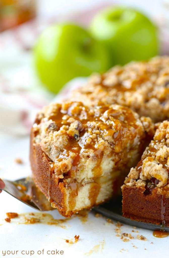 Caramel Apple Coffee cake, this is perfect for fall!