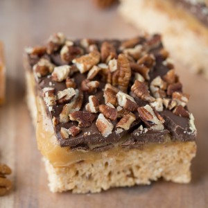 Turtle Rice Krispie Treats with caramel and pecans, yum!