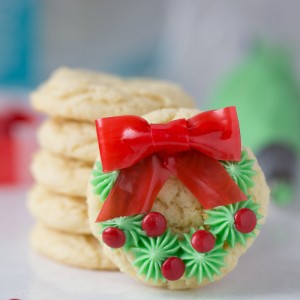 How to make adorable Christmas Wreath Cookies! So easy!