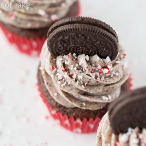 Chocolate Candy Cane Oreos easy and perfect for Christmas