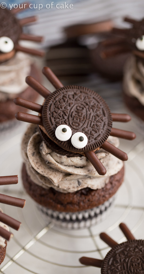 How to make Halloween Oreo Spider Cupcakes