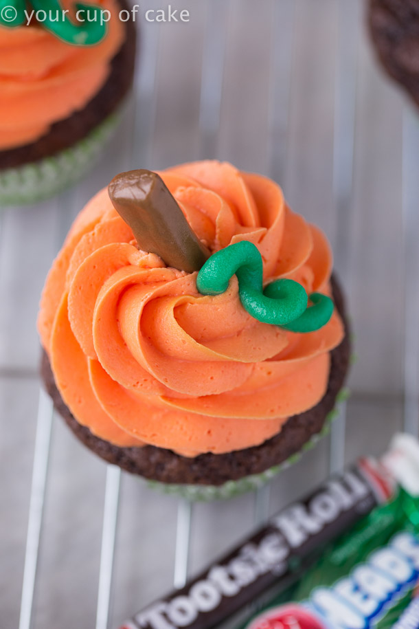 Pumpkin Swirl Cupcakes for a cute Halloween treat