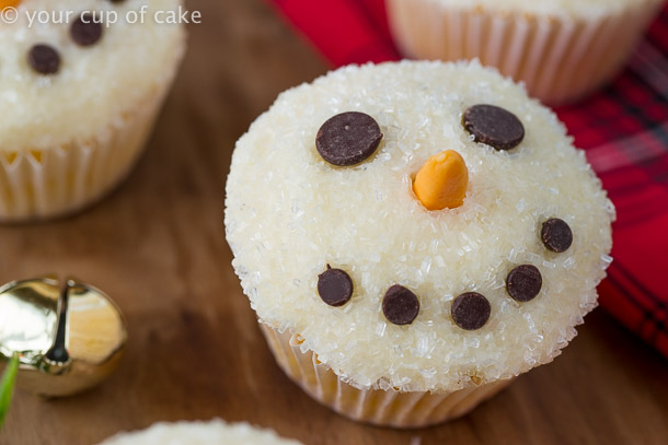 christmas snowman cupcake