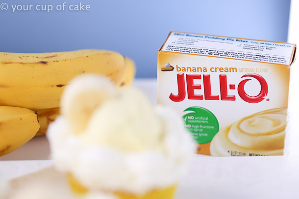 Banana Cream Pie Cupcakes made with jell-o instant pudding mix!