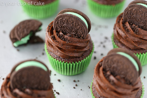 Easy to make Mint Oreo Cupcakes with Oreo frosting! Yum!