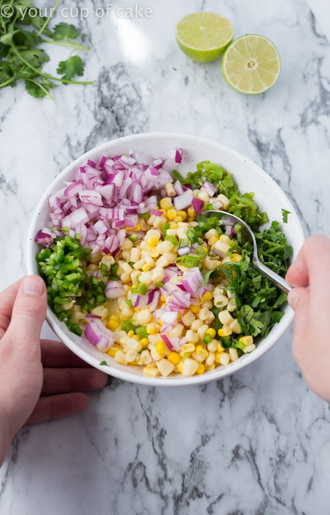 This Copycat Chipotle Corn Salsa is AMAZING! So fresh and only 6 ingredients!