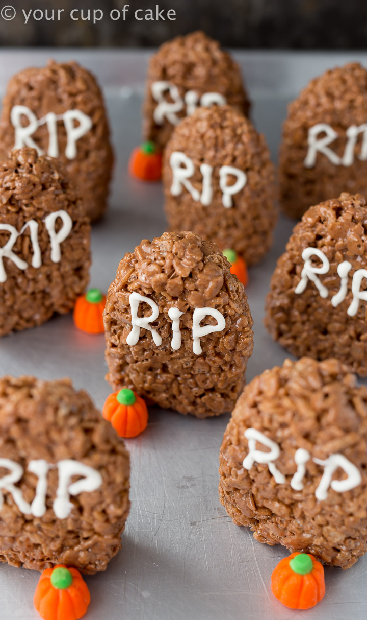 Easy Halloween Graveyard Chocolate Rice Krispie Treats