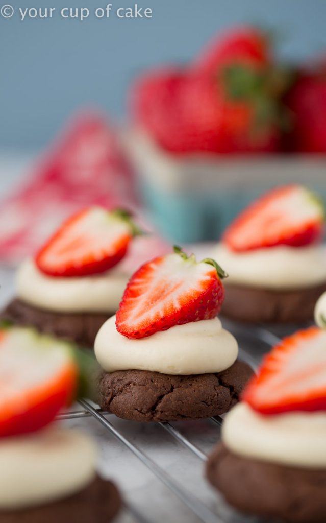 OBSESSED with this recipe! World's Best Cake Mix Cookies