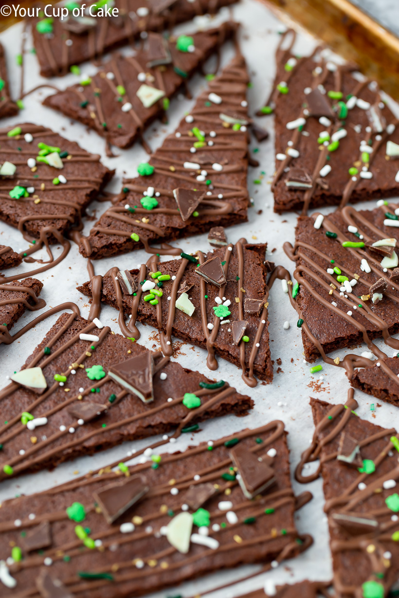 LOVE this recipe for Chocolate Mint Brownie Bark