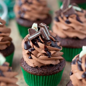 LOVE these Mint Chocolate Mousse Cupcakes with Andes Mints