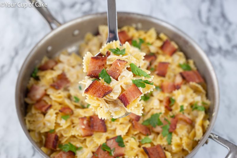 Easy One Pot Bacon Alfredo Pasta recipe, OBSESSED with this recipe