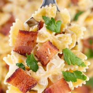 My family LOVES this Easy One Pot Bacon Alfredo Pasta