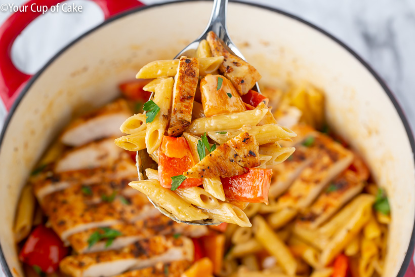 Amazing and easy One Pot Creamy Cajun Chicken Alfredo