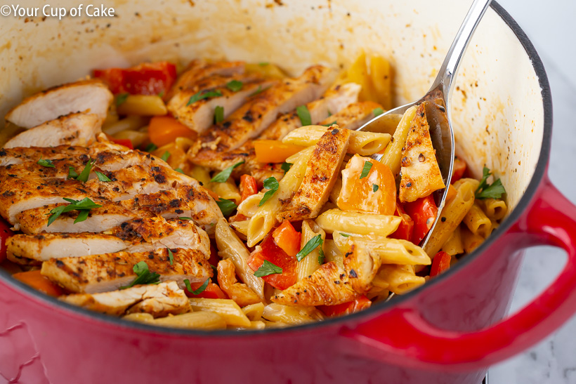 Perfect family meal! One Pot Creamy Cajun Chicken Alfredo