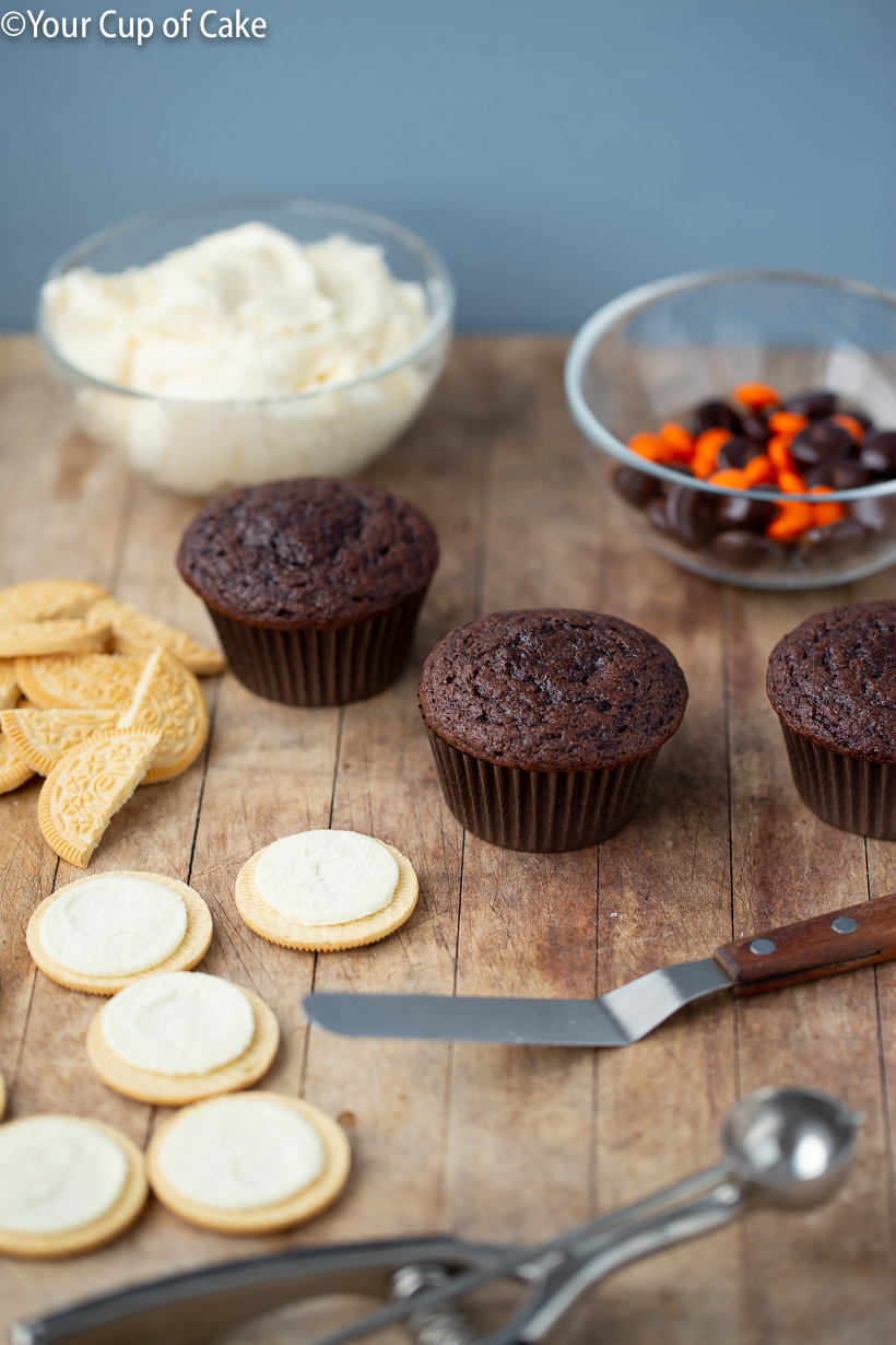 Learn how to make the cutest Owl Cupcakes with Oreos