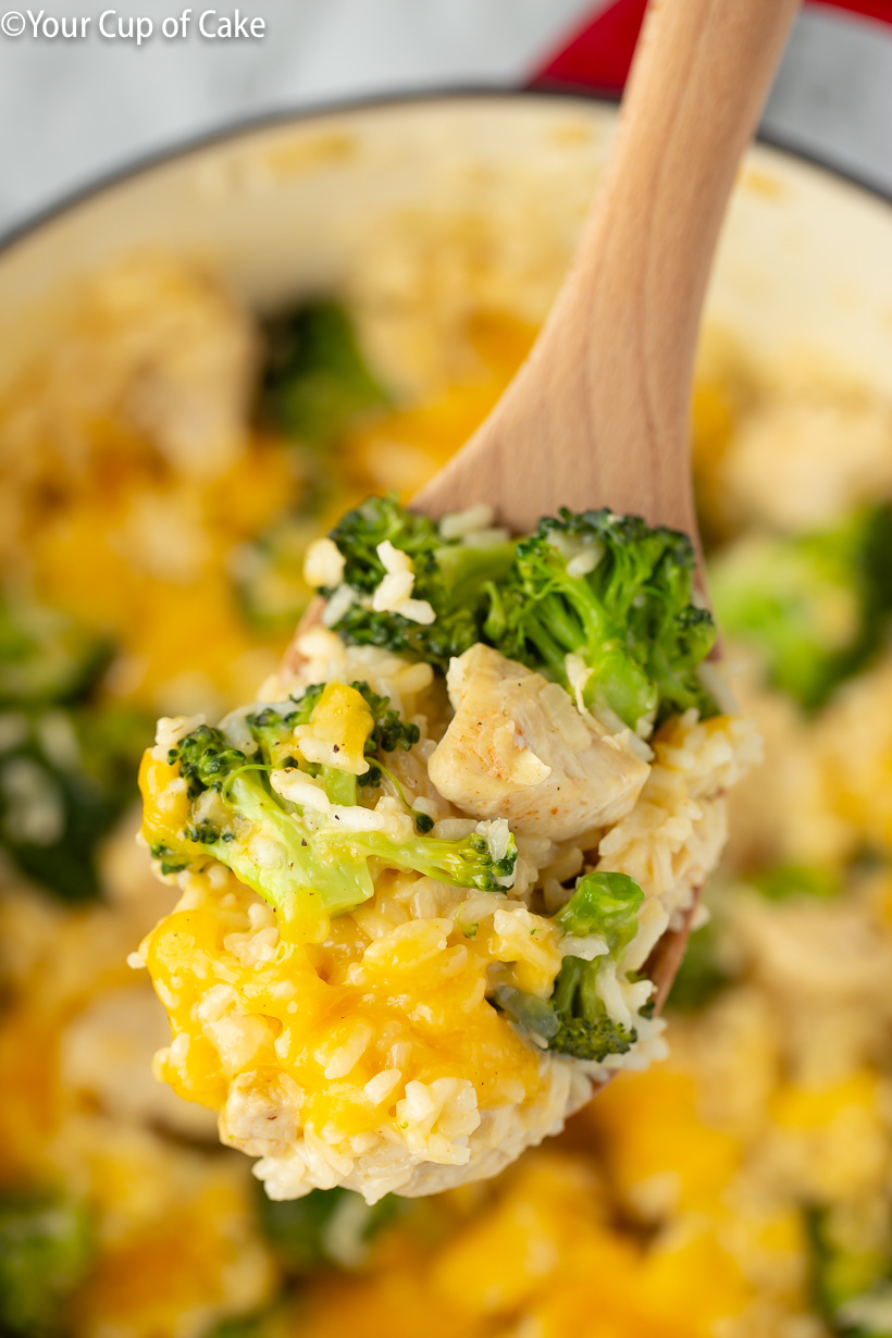 My family LOVES this! One Pot Cheesy Chicken Rice & Broccoli