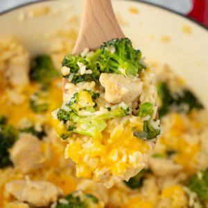 30 minute meal! 1 Pot Cheesy Chicken Rice & Broccoli
