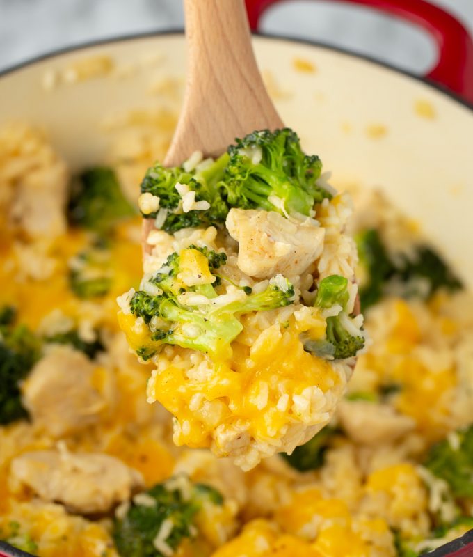 30 minute meal! 1 Pot Cheesy Chicken Rice & Broccoli