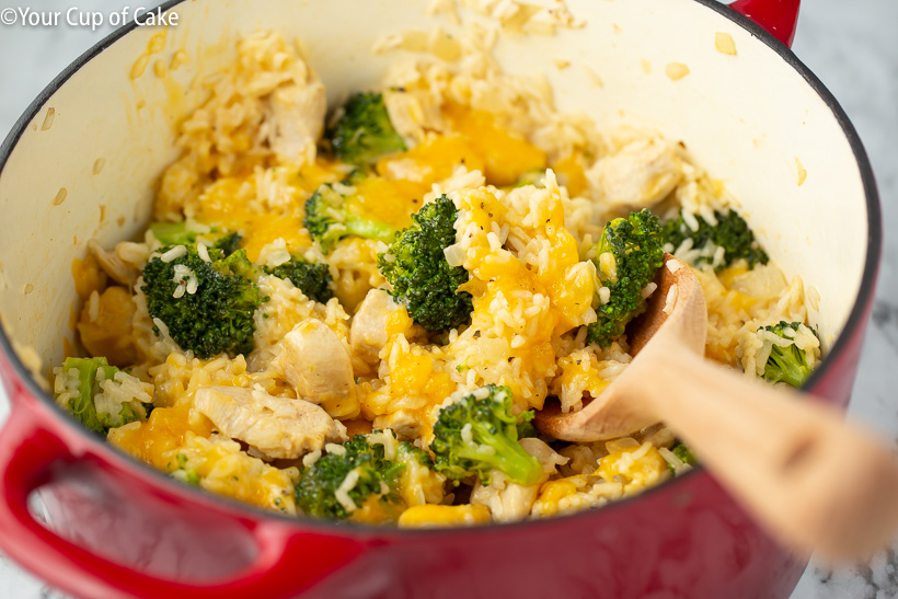 How to make the best one pot recipe! 1 Pot Cheesy Chicken Rice & Broccoli