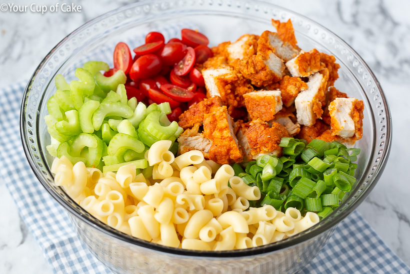 Super easy dinner or lunch recipe! Easy Buffalo Chicken Pasta Salad