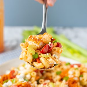 Super easy Buffalo Chicken Pasta Salad, I LOVE this recipe!