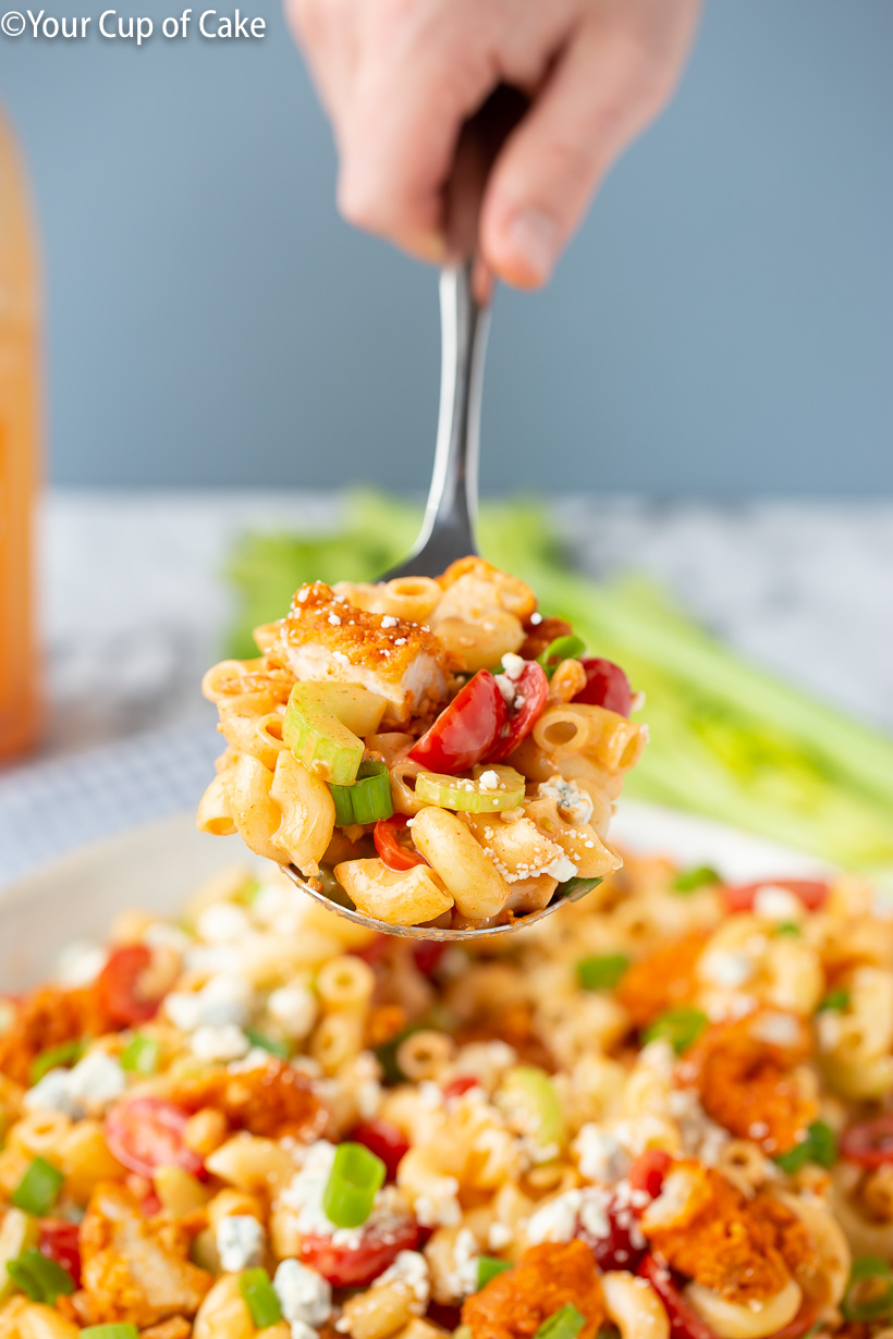 Super easy Buffalo Chicken Pasta Salad, I LOVE this recipe!