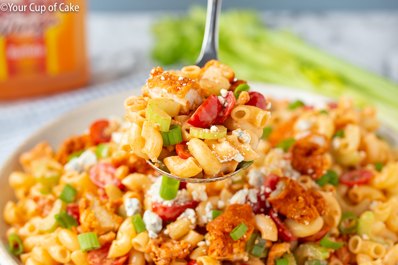 OBSESSED with this pasta salad! Easy Buffalo Chicken Pasta Salad