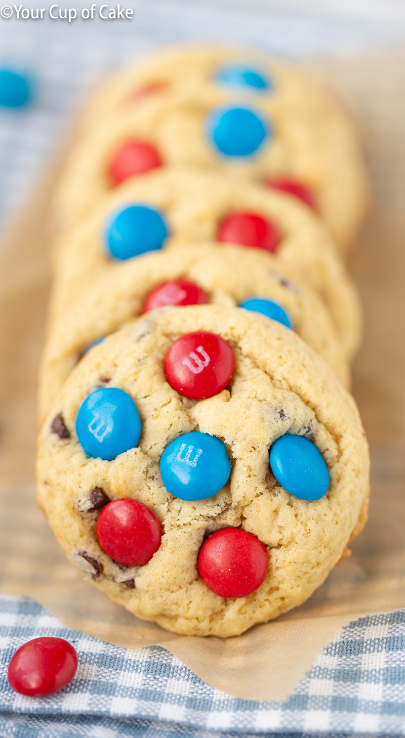 SO DELICIOUS!! These 4th of July Banana Cookies are the best! 