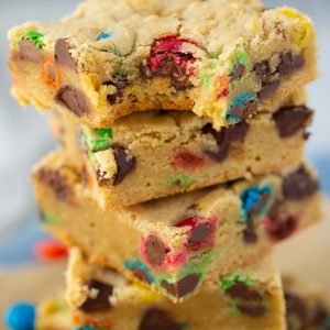 LOVE making these Chocolate Chip M&M Cookie Bars for parties! So Easy to make!