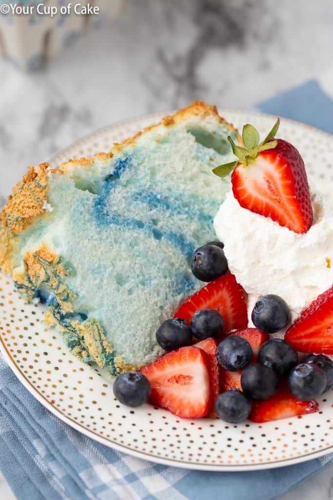 OBSESSED with this super simple recipe for 4th of July Angel Food Cake