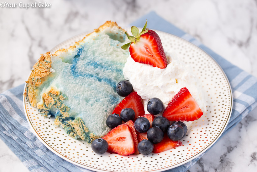 So cute and SO EASY! 4th of July Angel Food Cake