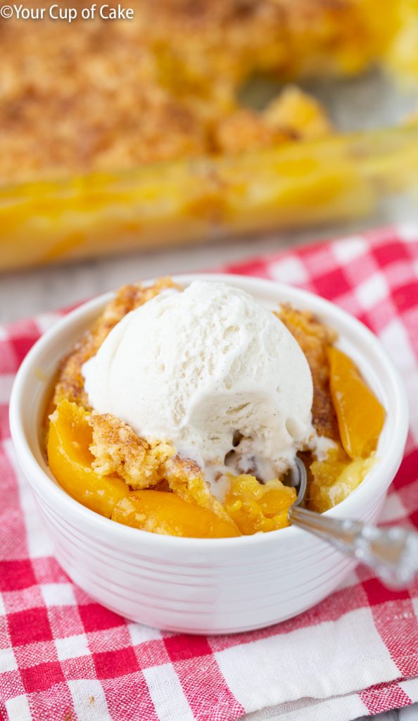 My family is OBSESSED with this easy 4 ingredient Peach Dump Cake