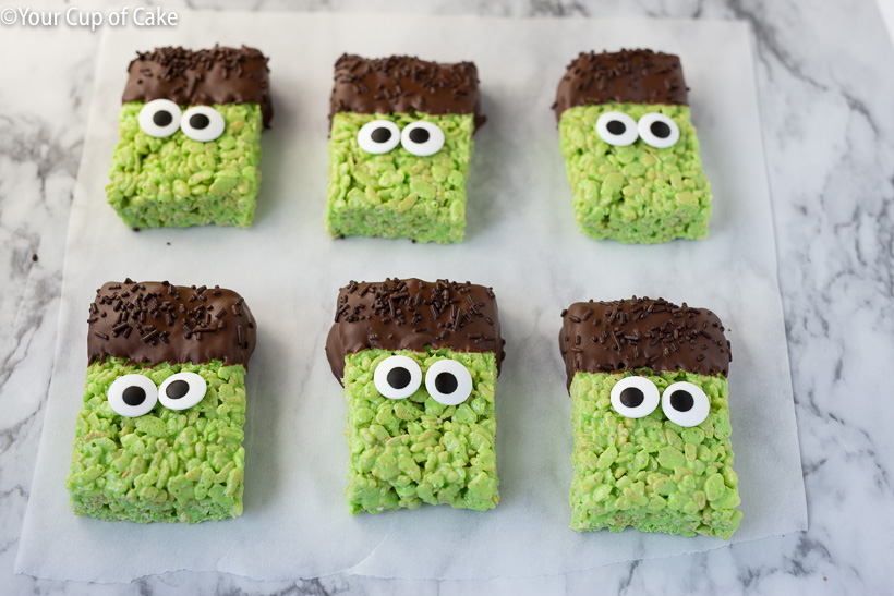 How to turn Rice Krispie Treats into little Frankensteins! So cute for Halloween!