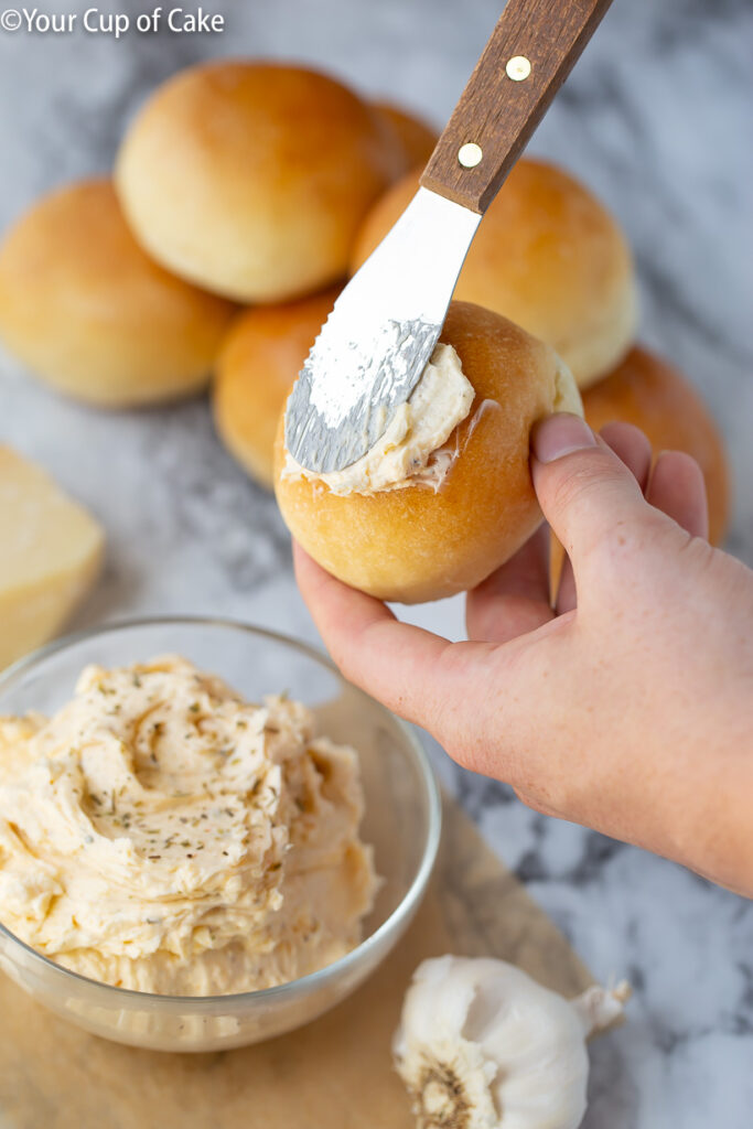 LOVE this 5 minute Garlic Parmesan Butter recipe