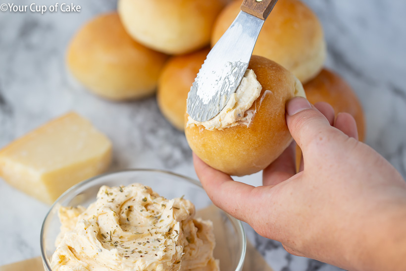 Easy garlic butter recipe for Thanksgiving