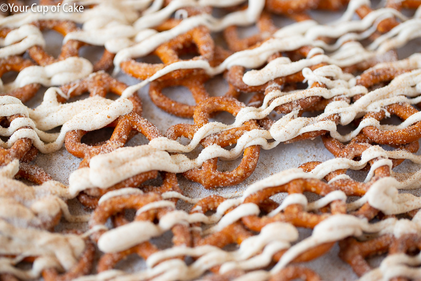 Sugary White Chocolate Pumpkin Pretzels