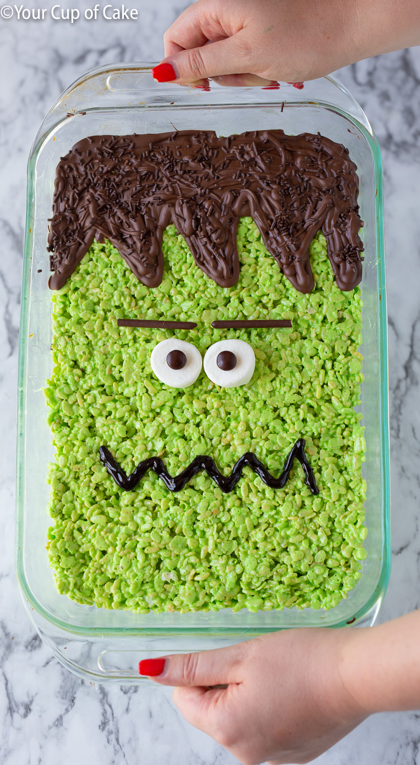 Turn a pan of regular rice krispies into a BIG Frankenstein Rice Krispie Treat for Halloween! I love an easy no-bake recipe!