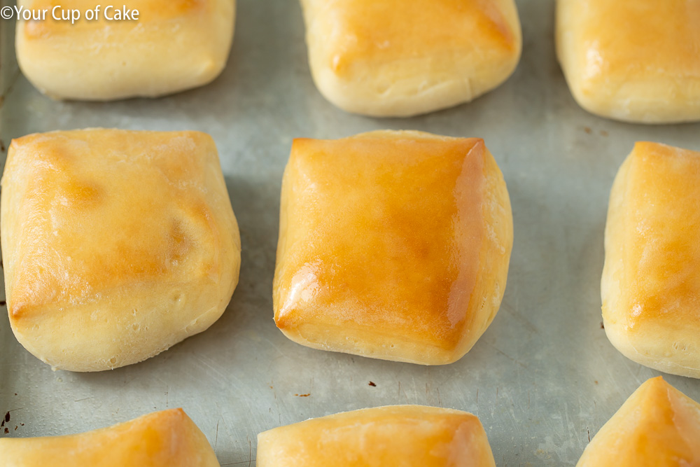 Delicious buttery Texas Roadhouse Rolls are perfect for Thanksgiving, Christmas and every day! 