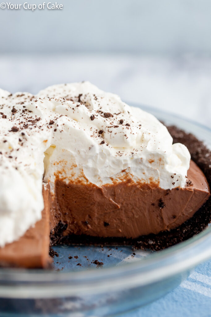 The most DELICIOUS Chocolate Cream Pie recipe EVER. I can't get over how dreamy this is.